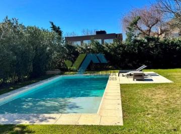 Casa · 232m² · 5 Ambientes · 1 Cochera · Casa con Pileta - Haras Santa Maria Las Lomas