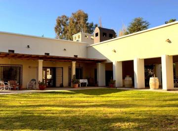 Casa · 460m² · 7 Ambientes · 1 Cochera · Excelente Propiedad en Lulunta