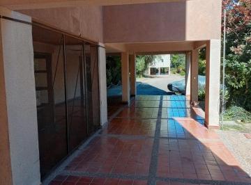Departamento · 70m² · 4 Ambientes · 1 Cochera · Departamento de 4 Ambientes en Venta en Calle La Rioja Al 2200, Quilmes Oeste