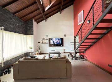 Casa · 145m² · 4 Ambientes · 1 Cochera · Casa 4 Ambientes con Parque