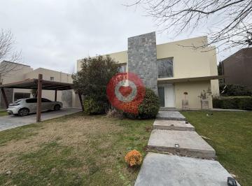 Casa · 350m² · 7 Ambientes · 2 Cocheras · Casa en Alquiiler en El Rincon Club de Campo Calle 14