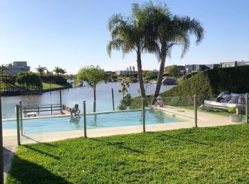 Casa · 240m² · 6 Ambientes · 1 Cochera · Casa en Venta en San Marco, Villanueva, Tigre
