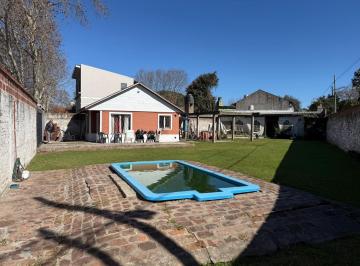Casa · 40m² · 3 Ambientes · 3 Cocheras · Venta Casa con Excelente Lote!