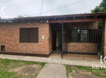 Casa · 66m² · 4 Ambientes · 3 Cocheras · Casa en Alquiler
