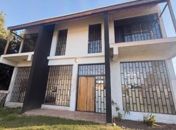 Quinta vacacional · 160m² · 3 Dormitorios · 3 Cocheras · Venta Casaquinta 4 Amb. + Dpto en La Reja
