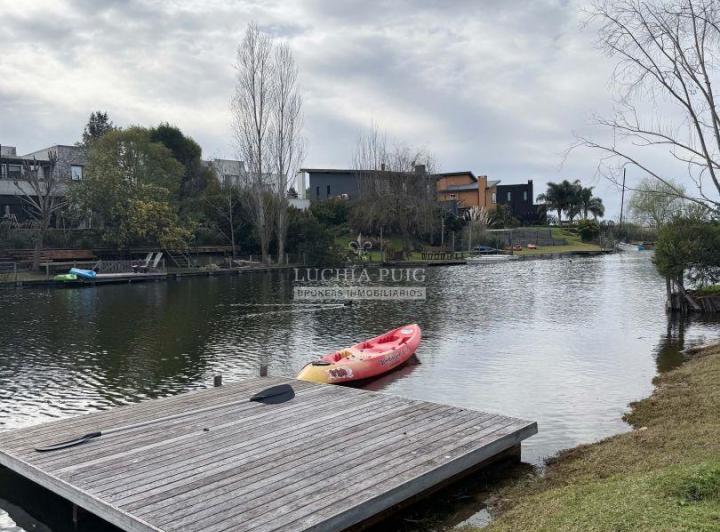 Casa · 200m² · 4 Ambientes