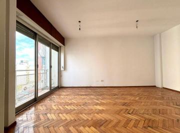 Departamento · 52m² · 3 Ambientes · Venta Departamento 3 Amb. Liniers Baulera Luminoso