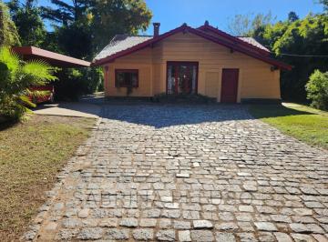Casa · 170m² · 5 Ambientes · 1 Cochera · Casa en La Reja