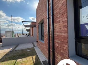 Casa · 97m² · 4 Ambientes · 1 Cochera · Vendo Duplex Brisas de Manantiales 2d 1b - Cordoba Recibe Menor