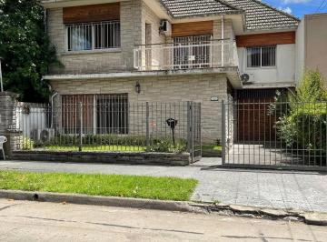 PH · 232m² · 5 Ambientes · 1 Cochera · Venta Casa en Acassuso Jardin 4 Dorm.