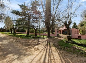 Quinta vacacional · 84m² · 4 Ambientes · 1 Cochera · Quinta en Chivilcoy - Se Escuchan Ofertas