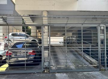 Garage , Vicente López · Alquiler Cochera Semicubierta en Florida en Planta Baja