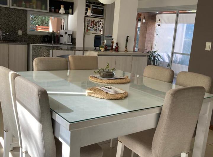Casa · 290m² · 13 Ambientes · 3 Cocheras