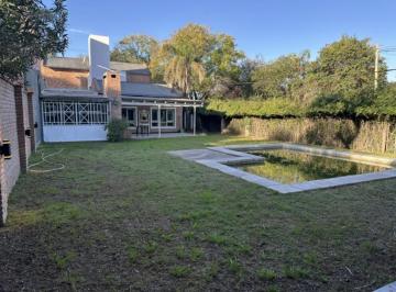 Casa · 235m² · 7 Ambientes · 2 Cocheras · Casa en Villa Allende Golf