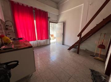 PH · 65m² · 2 Ambientes · Alquiler PH 2 Amb con Terraza y Patio Caseros