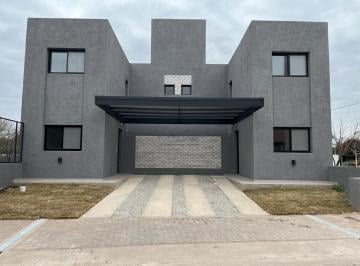 Casa · 109m² · 3 Dormitorios · 1 Cochera · Duplex en Venta en La Paya 2, 3 Dorm., Escritorio, a Estrenar.