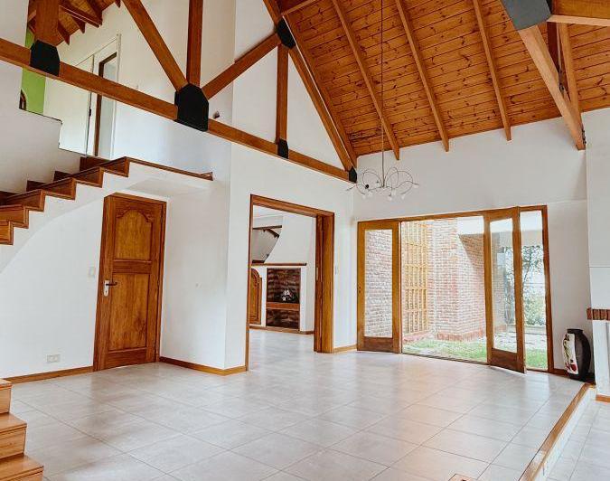 Casa · 320m² · 10 Ambientes
