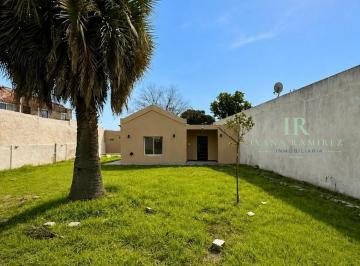 Casa · 145m² · 3 Ambientes · Se Vende Hermosa Casa Apta Crédito Hipotecario en Barrio San Bernardo Luján