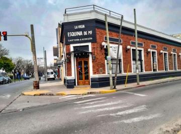 Local comercial , Morón · Excelente Local en Haedo. Zona de Alto Transito.