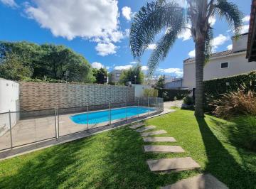 Casa · 146m² · 4 Ambientes · 2 Cocheras · Casa en 2 Plantas, Ubicada en un Hermoso Entorno, Amenities!
