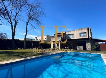 Casa · 268m² · 5 Ambientes · 4 Cocheras · Venta Casa en San Matias