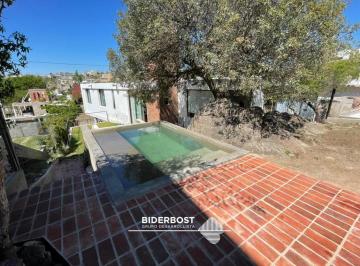 Casa · 100m² · 3 Ambientes · 1 Cochera · Hermosa Casa en Venta en San Nicolas 2 Seccion