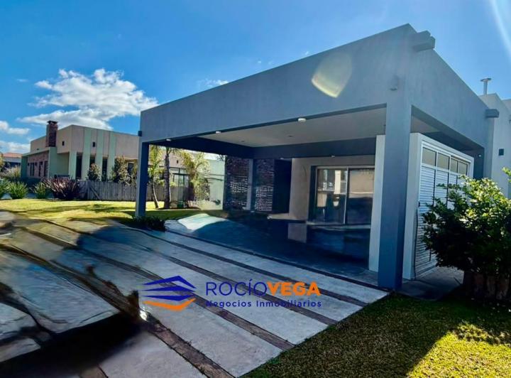 Casa · 161m² · 4 Ambientes · 5 Cocheras