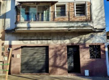 Casa · 191m² · 6 Ambientes · 1 Cochera · Venta de Casa en Parque Avellaneda, Caba.