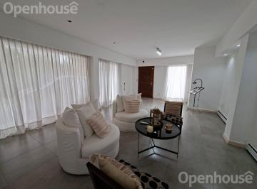 Casa · 201m² · 4 Ambientes · 5 Cocheras · Venta Casa La Martinica - Pilar - en 2 Plantas - Galería - Jardín y Cochera.