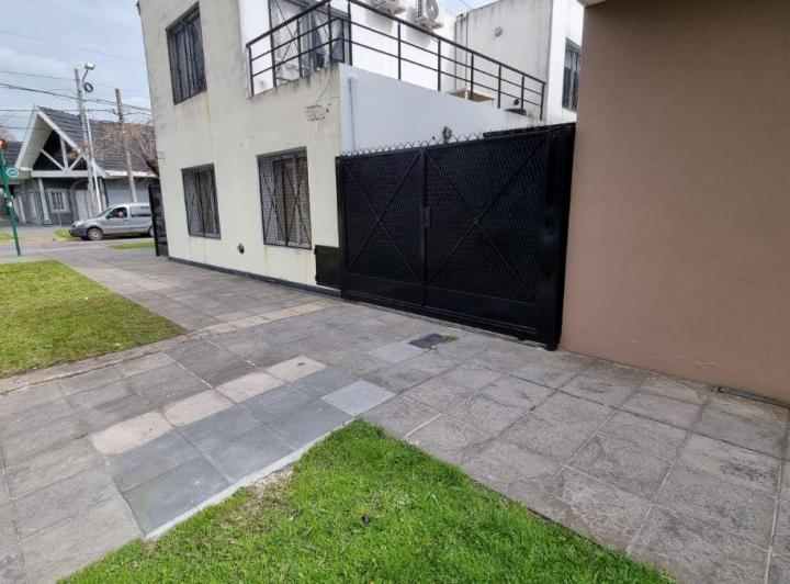 Casa · 1m² · 3 Ambientes · 1 Cochera