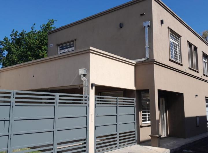Casa · 100m² · 3 Ambientes · 1 Cochera