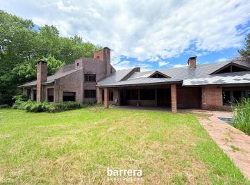 Casa · 580m² · 5 Ambientes · 2 Cocheras · Residencia Sobre Lote de 1600 m² - Pinos de Anchorena