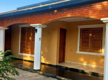 Casa · 220m² · 8 Ambientes · 2 Cocheras · Venta Gran Casa en Real del Padre - San Rafael