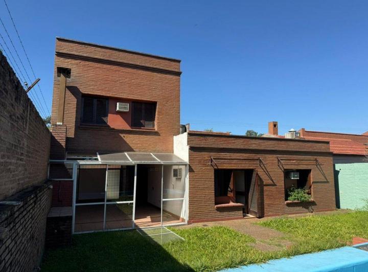 Casa · 170m² · 5 Ambientes · 2 Cocheras