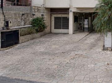 Garage , Lanús · Cochera Privada Para 2 Autos.