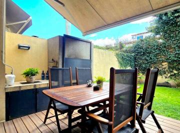 Casa · 145m² · 5 Ambientes · 1 Cochera · Venta Triplex 5 Amb. Jardín, y Garage Olivos