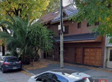 Casa de 5 ambientes, Barracas · Casa en Barracas con Jardín, Pileta, Garage y Excelentes Detalles de Categoría