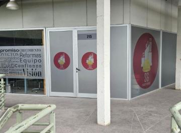 Local comercial , Pilar · Financiacion - Excelente Local 95 m - Pilar - Panam. Km. 57 L215