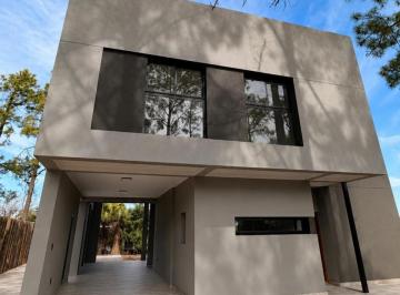 Casa a estrenar · Casa en Venta en Country El Pinar