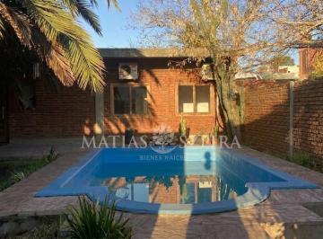 Casa · 177m² · 6 Ambientes · 1 Cochera · Chalet a Refaccionar en 460 m² Muy Linda Ubicación Zona Residencial San Antonio de Padua