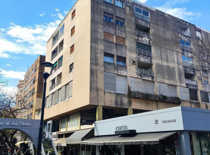 Oficina comercial · 600m² · 16 Ambientes · 2 Cocheras