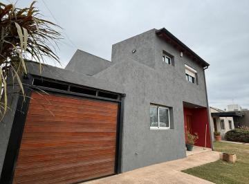 Casa · 150m² · 3 Dormitorios · 2 Cocheras · Casa 3 Dorm. Villa Catalina - Apta Credito