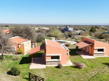 Casa · 229m² · 7 Ambientes · 3 Cocheras · Complejo de Cabañas Barrio Udacha Carpinteria
