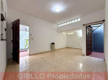 PH de 2 ambientes, General San Martín · Almirante Brown 3840. Departamento 2 Ambientes. PH Sin Expensas. con Patio.