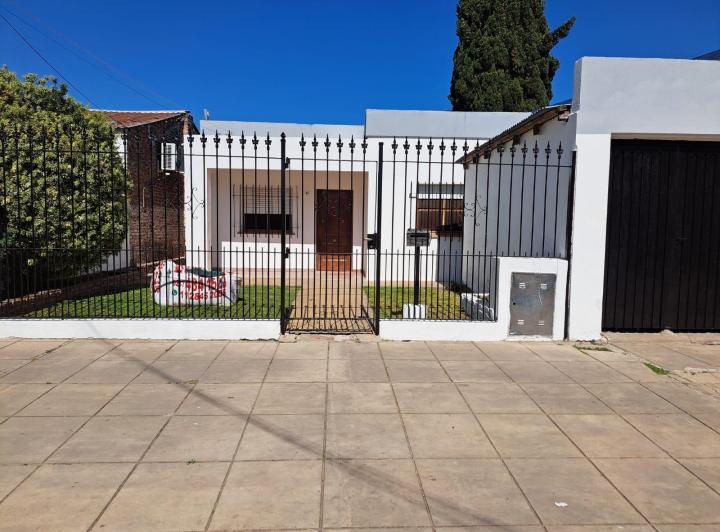 Casa · 200m² · 4 Ambientes · 1 Cochera