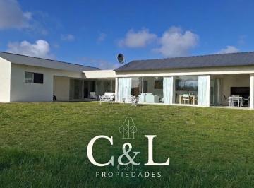 Casa · 162m² · 5 Ambientes · Casa en Estancia Benquerencia