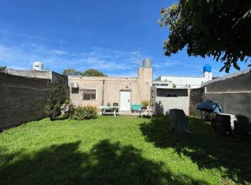 Casa · 103m² · 3 Ambientes · 1 Cochera · Venta Casa 3 Amb con Amplio Parque en Sourdeaux