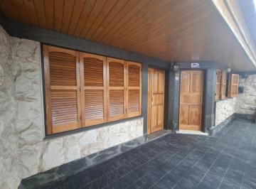 Casa · 212m² · 5 Ambientes · 2 Cocheras · Casa en Gobernador Benegas