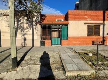 Casa · 156m² · 33 Ambientes · Casa Chalet en Venta en Lanús Este, Lanús, G. B. a. Zona Sur