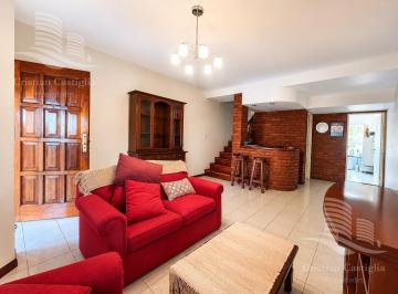 Casa · 100m² · 4 Ambientes · 1 Cochera · Casa Tipo Dúplex 4 Ambientes con Jardín y Parrilla en Villa Adelina